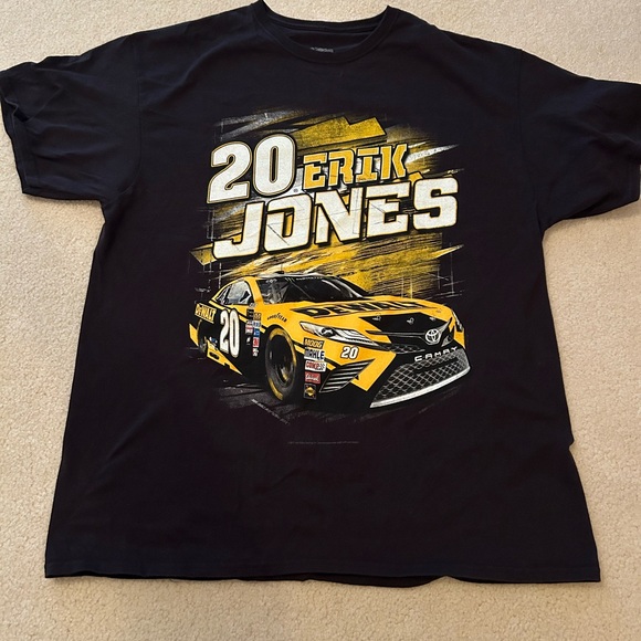 Erik Jones Nascar Joe Gibbs Racing T-Shirt Size XL - Picture 2 of 5